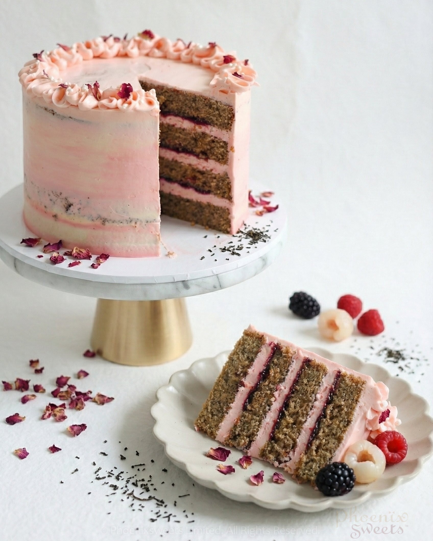 【蛋糕冷知識】點解 Phoenix Sweets 嘅蛋糕特別「墜手」？拆解 Victoria Sponge 與港式海綿蛋糕的分別